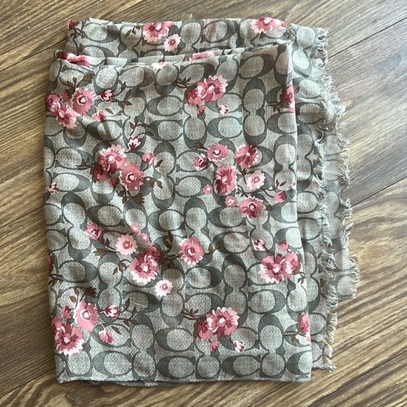 Coach Signature Scarf - Picture 1 of 2